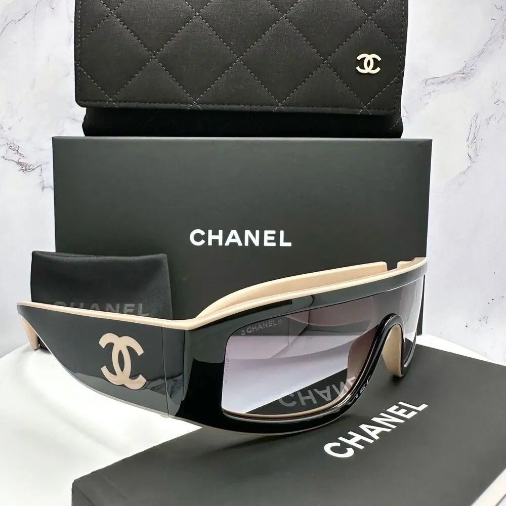 New CHANEL Sunglasses - Picture 2 of 16